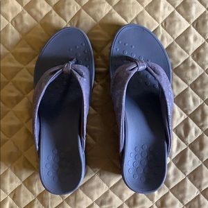 Women Vionic Sandals